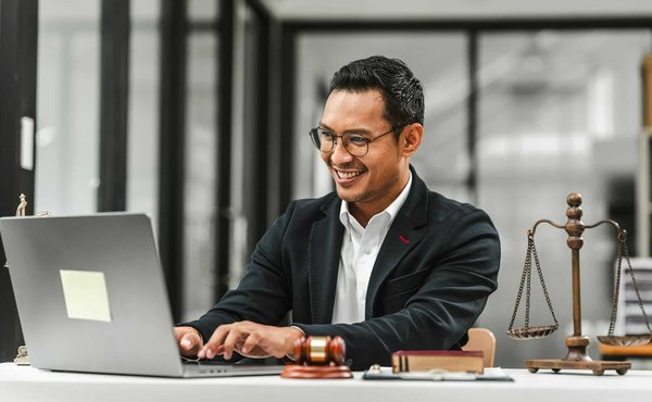 Huissier à Agde : vos solutions juridiques essentielles